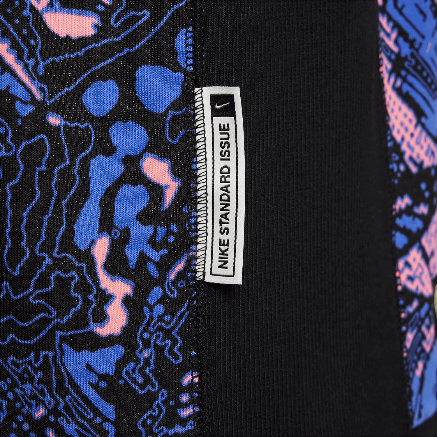 Nike Club America Men's Standard Issue 3rd Pullover Hoodie - Image 11